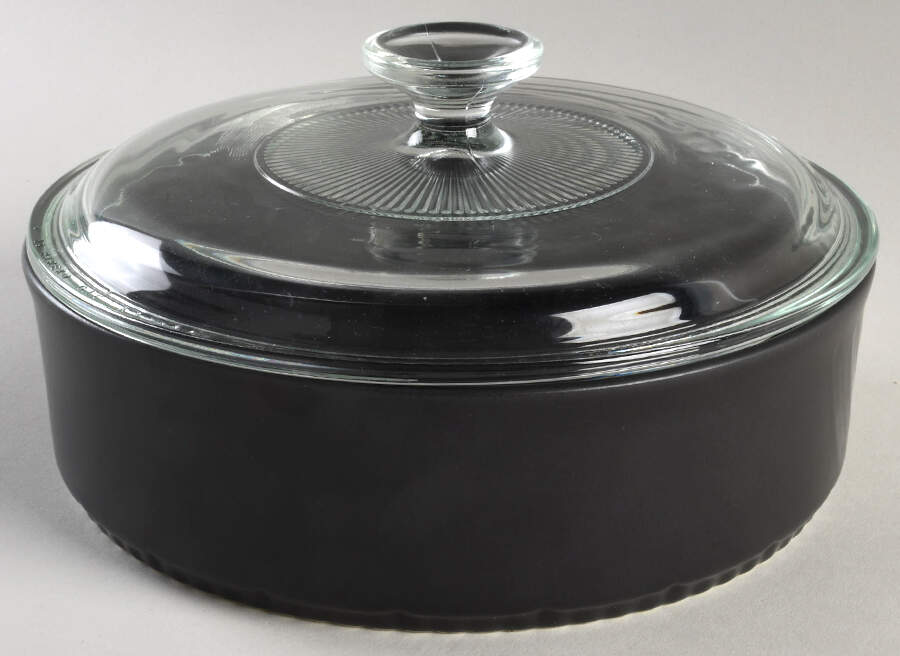 Midnight Sun 1.5 Qt Round Covered Casserole by Pfaltzgraff-1