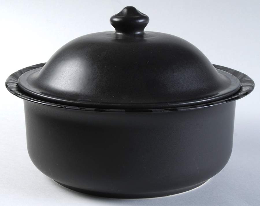 Midnight Sun 2.5 Qt Round Covered Casserole by Pfaltzgraff-1