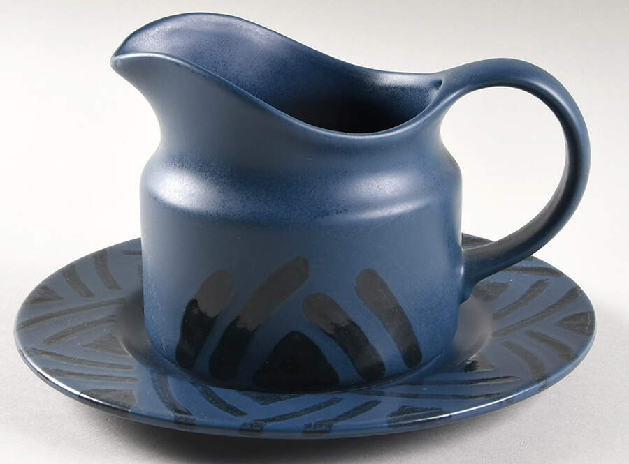 Morning Light Gravy Boat & Underplate by Pfaltzgraff-1