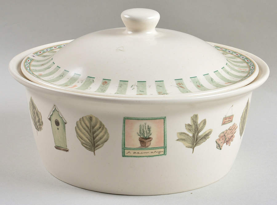 Naturewood 1.75 Qt Round Covered Casserole by Pfaltzgraff-1