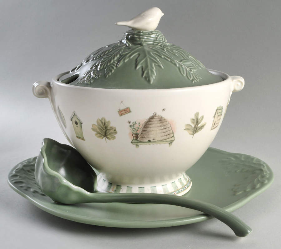 Naturewood Tureen & Lid w/Ladle & Underplate by Pfaltzgraff-1