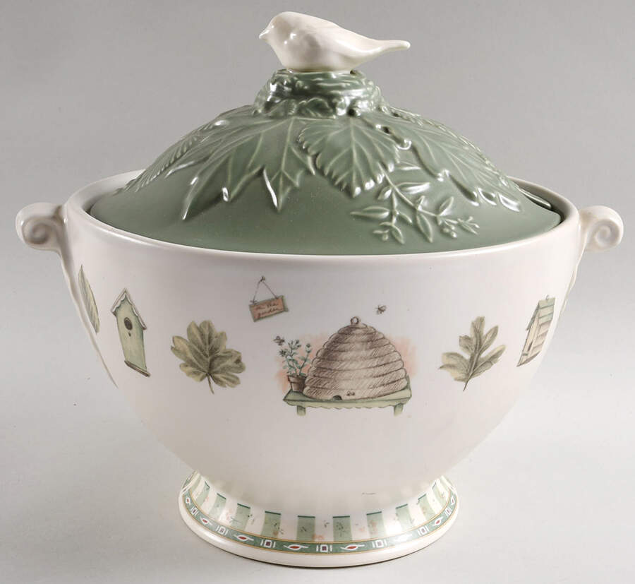 Naturewood Tureen & Lid by Pfaltzgraff-1