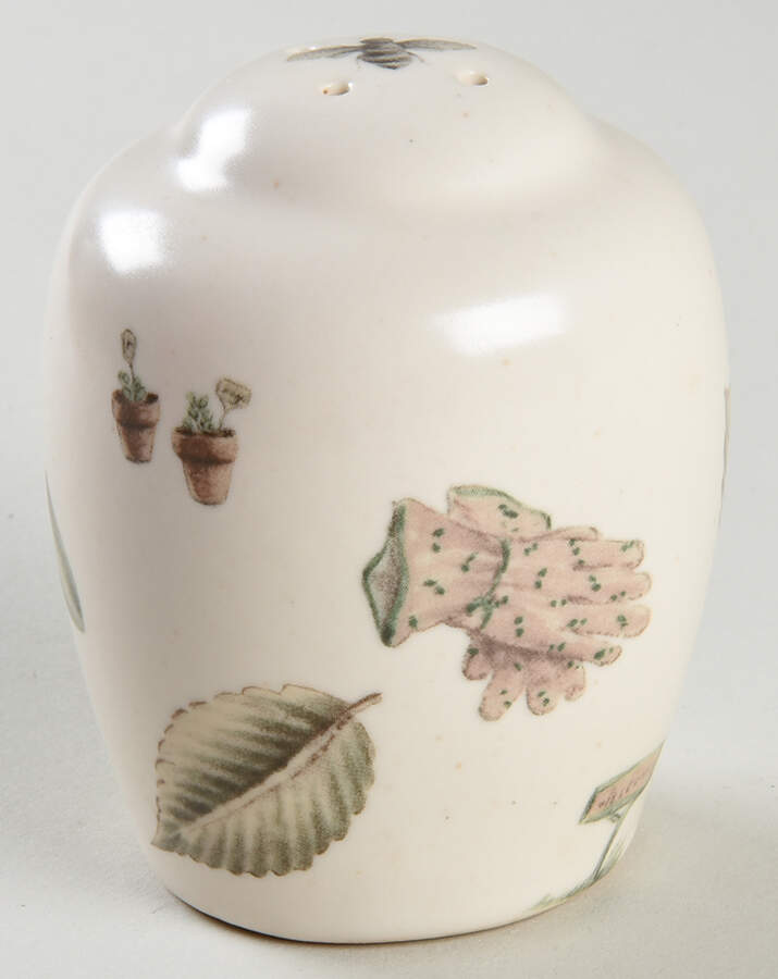 Naturewood Pepper Shaker by Pfaltzgraff-1