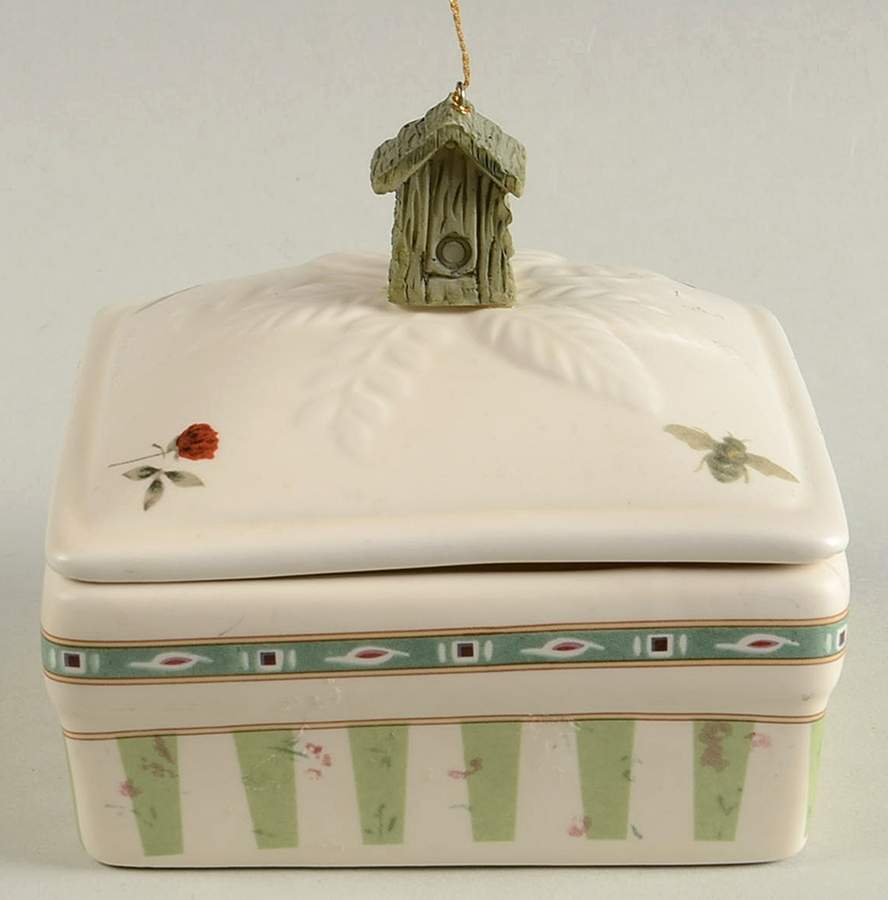 Naturewood Square Candy Box by Pfaltzgraff-1