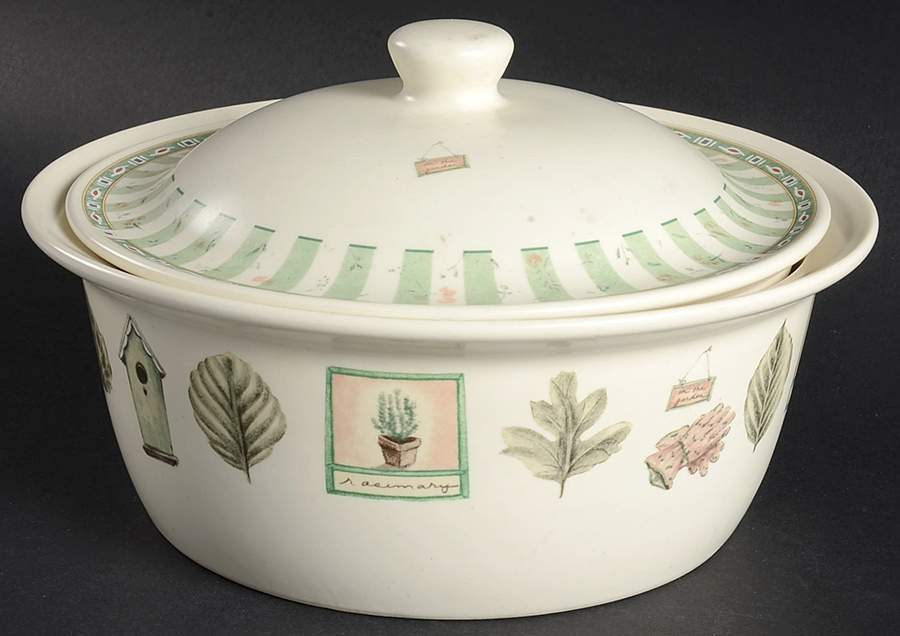 Naturewood 2.5 Qt Round Covered Casserole by Pfaltzgraff-1