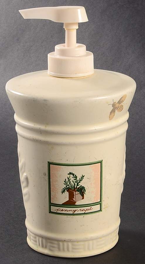 Naturewood Lotion Dispenser by Pfaltzgraff-1