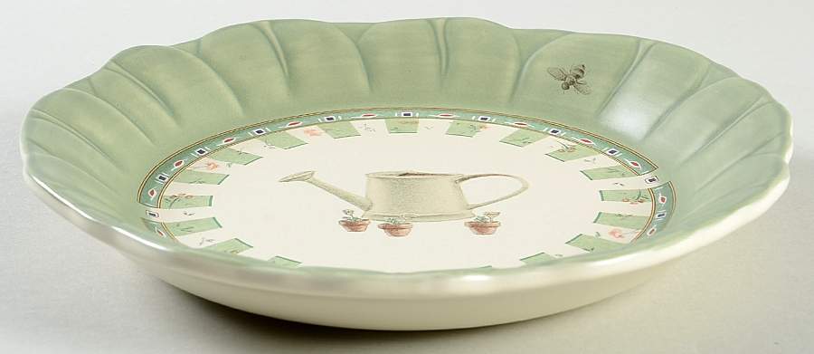 Naturewood 8" Flower Shape Plate by Pfaltzgraff-1