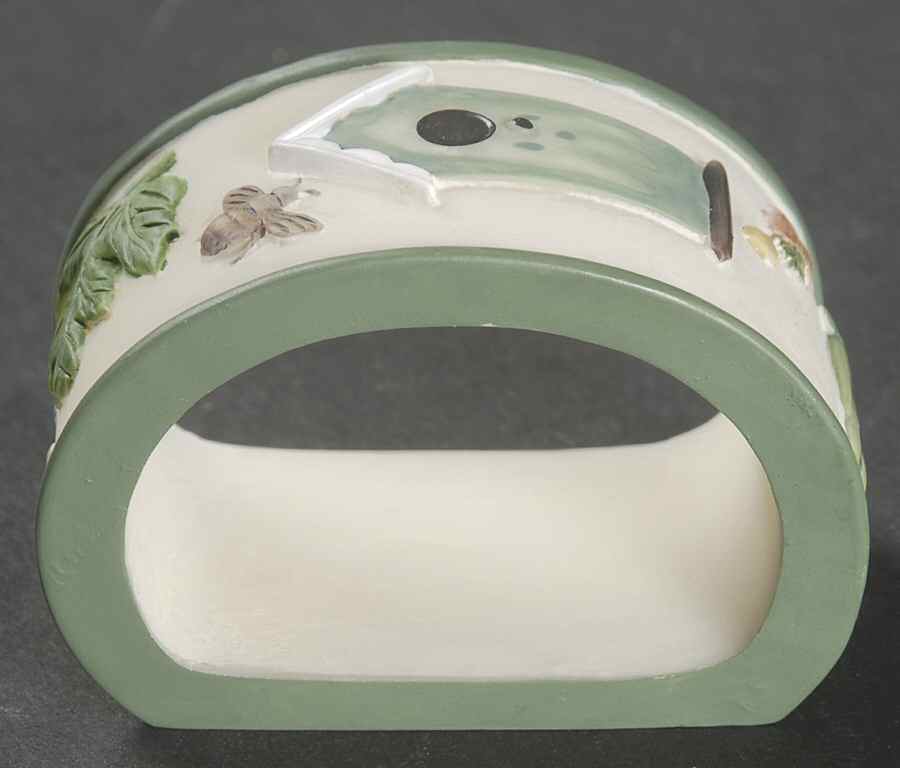 Naturewood Resin Napkin Ring by Pfaltzgraff-1