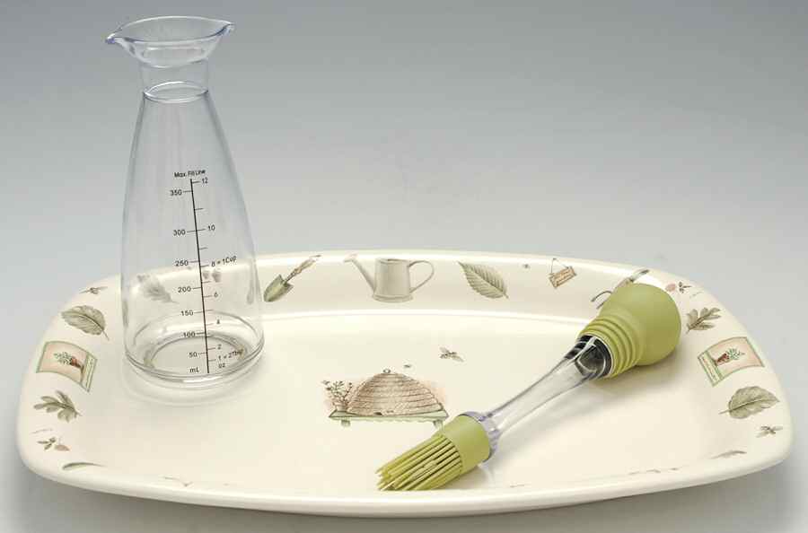 Naturewood 2 Pc Barbeque Set (16" Platter & Glass Bottle) by Pfaltzgraff-1