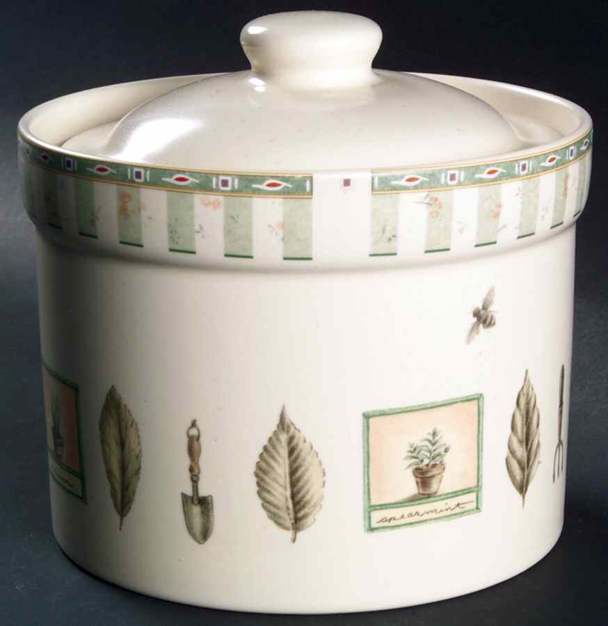 Naturewood Coffee Filter Holder with Lid by Pfaltzgraff-1