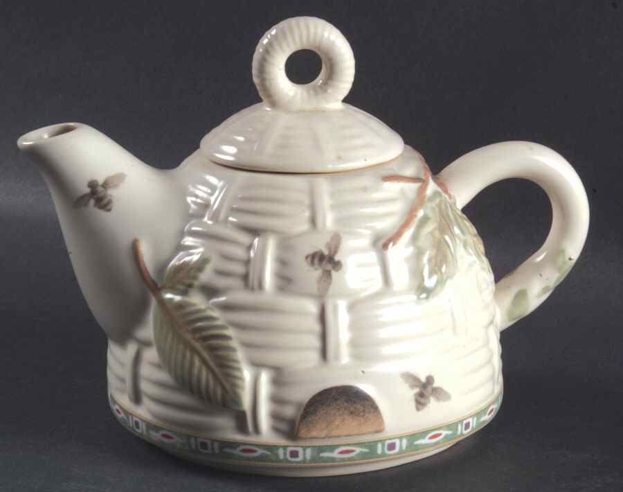 Naturewood Child's Teapot & Lid by Pfaltzgraff-1