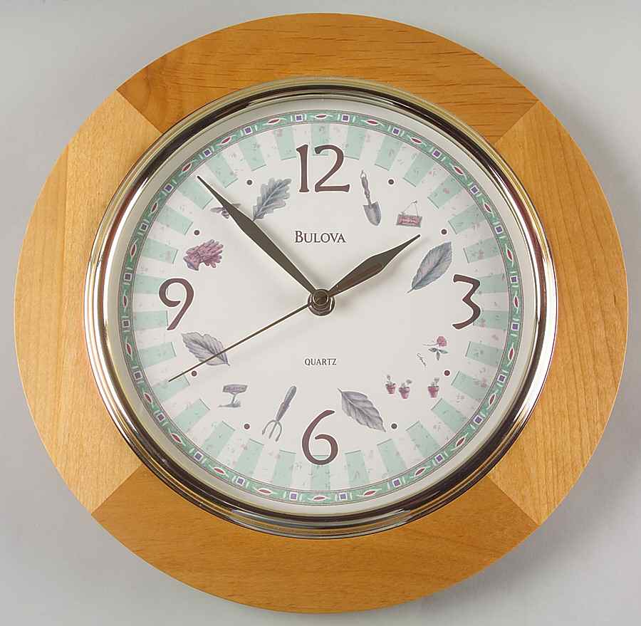 Naturewood Hanging Wall Clock by Pfaltzgraff-1