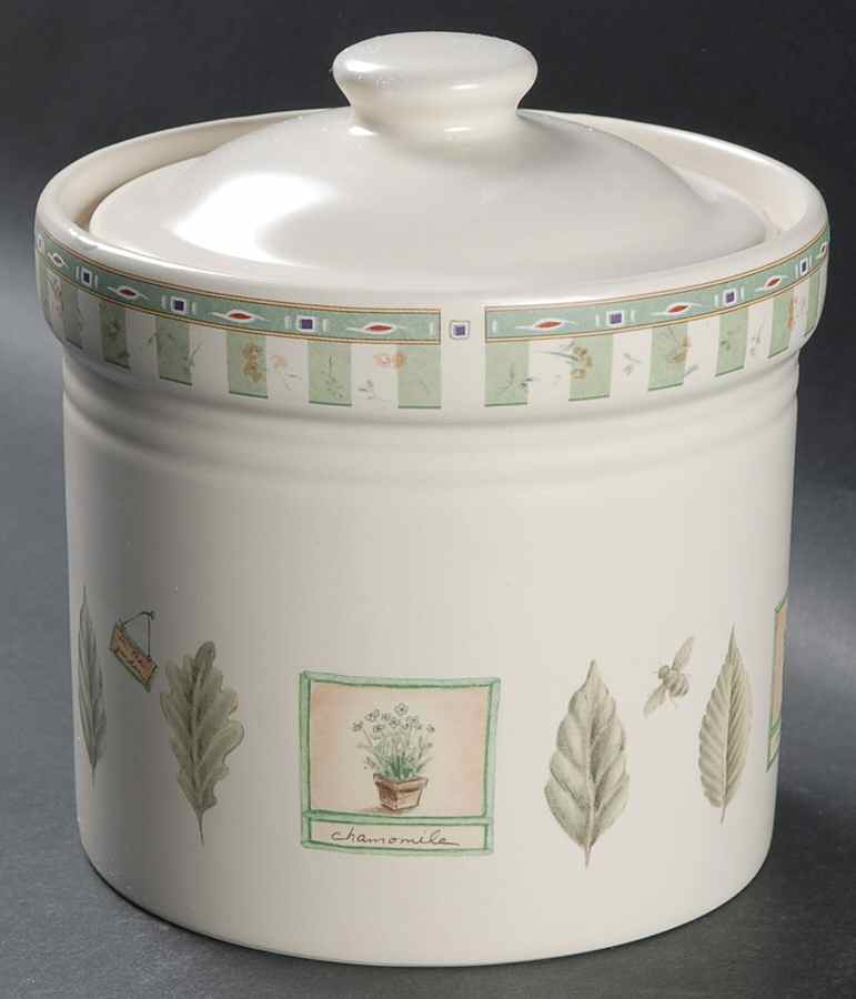 Naturewood Small Canister & Lid by Pfaltzgraff-1