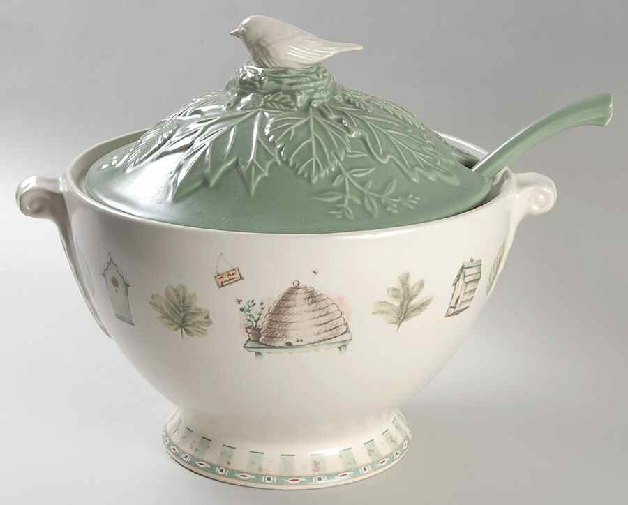 Naturewood Tureen & Lid w/Ladle by Pfaltzgraff-1