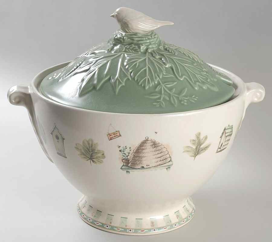 Naturewood Tureen &  Lid by Pfaltzgraff-1