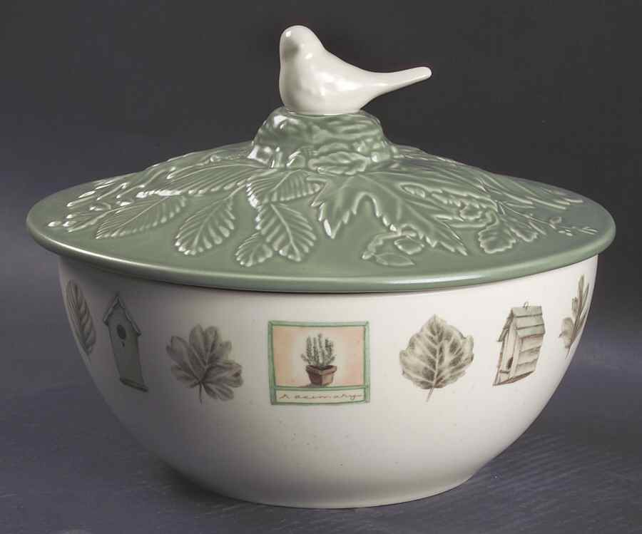 Naturewood 3 Qt Round Sculpted Covered Casserole by Pfaltzgraff-1