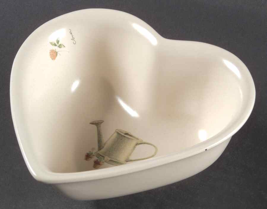 Naturewood 6" Heart Shaped Bowl by Pfaltzgraff-1