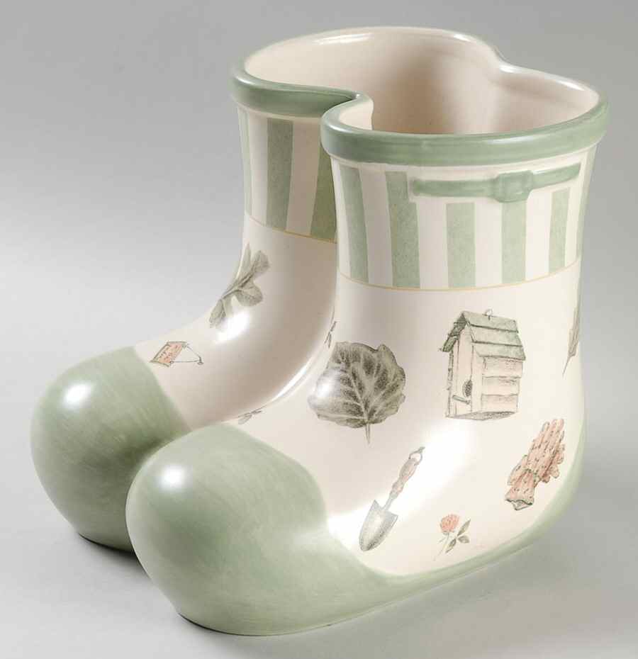 Naturewood Boots Planter by Pfaltzgraff-1
