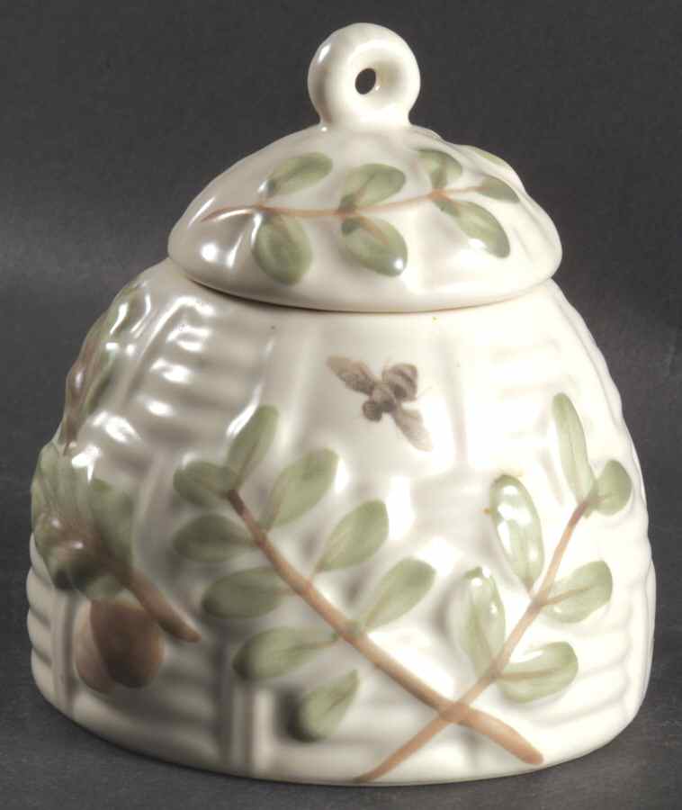 Naturewood Child's Sugar Bowl & Lid by Pfaltzgraff-1