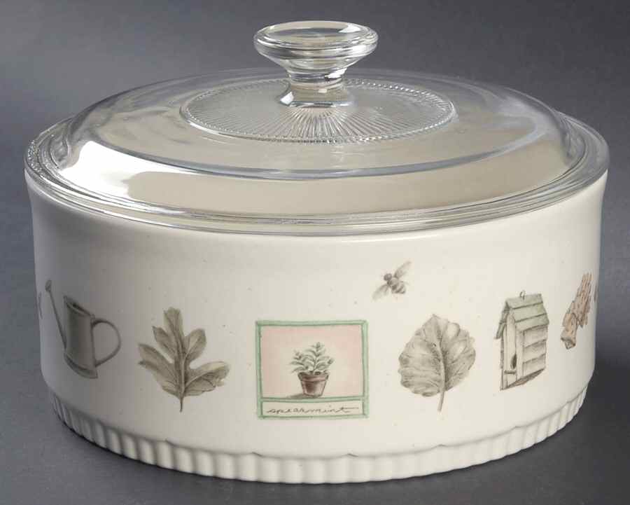 Naturewood 2.5 Quart Round Covered Baker by Pfaltzgraff-1