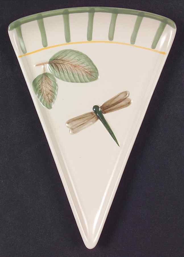 Naturewood Triangular Shape Slice Plate by Pfaltzgraff-1