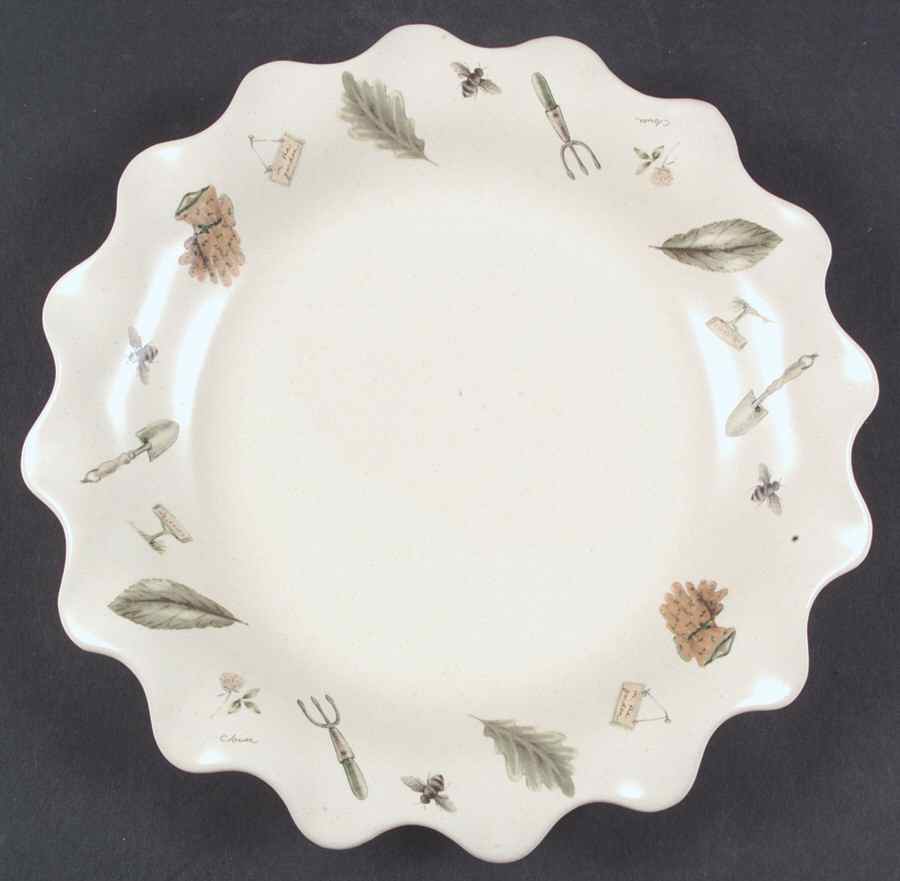 Naturewood 10" Ruffled Plate by Pfaltzgraff-1