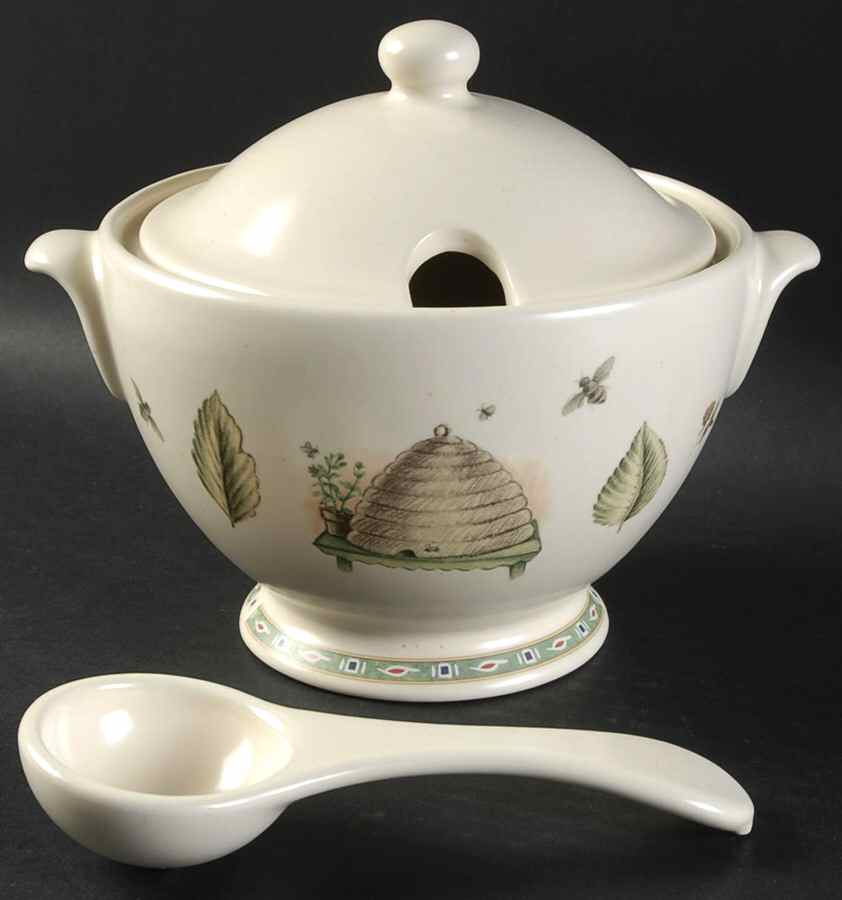 Naturewood Mini Tureen w/Lid & Ladle by Pfaltzgraff-1