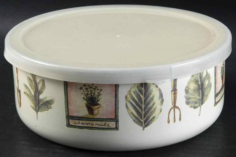 Naturewood 6 5/8" Metal Bowl W/Plastic Lid by Pfaltzgraff-1