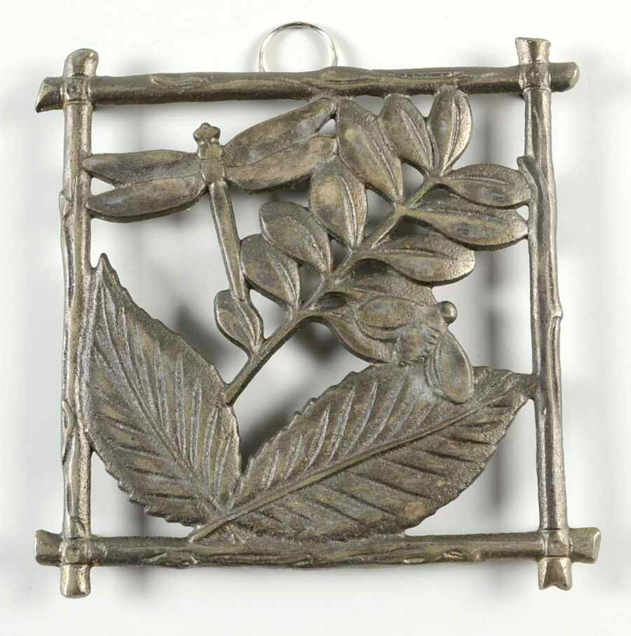 Naturewood Metal Trivet by Pfaltzgraff-1
