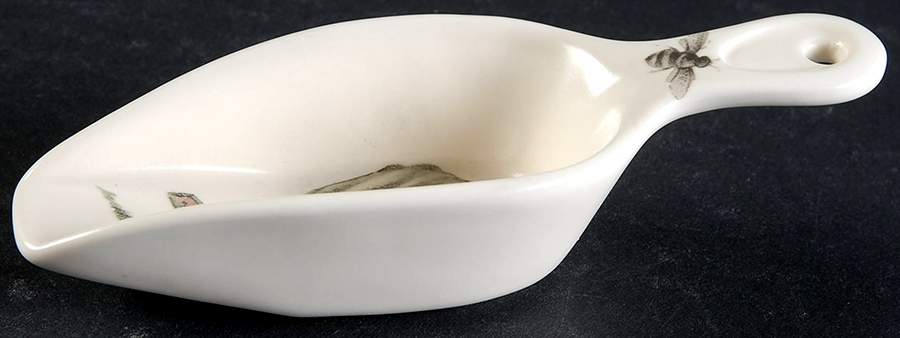 Naturewood Small Scoop by Pfaltzgraff-1