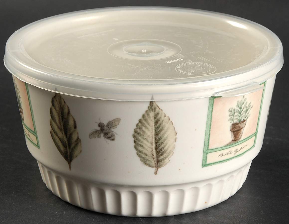 Naturewood 5" Round Baker & Plastic Lid by Pfaltzgraff-1