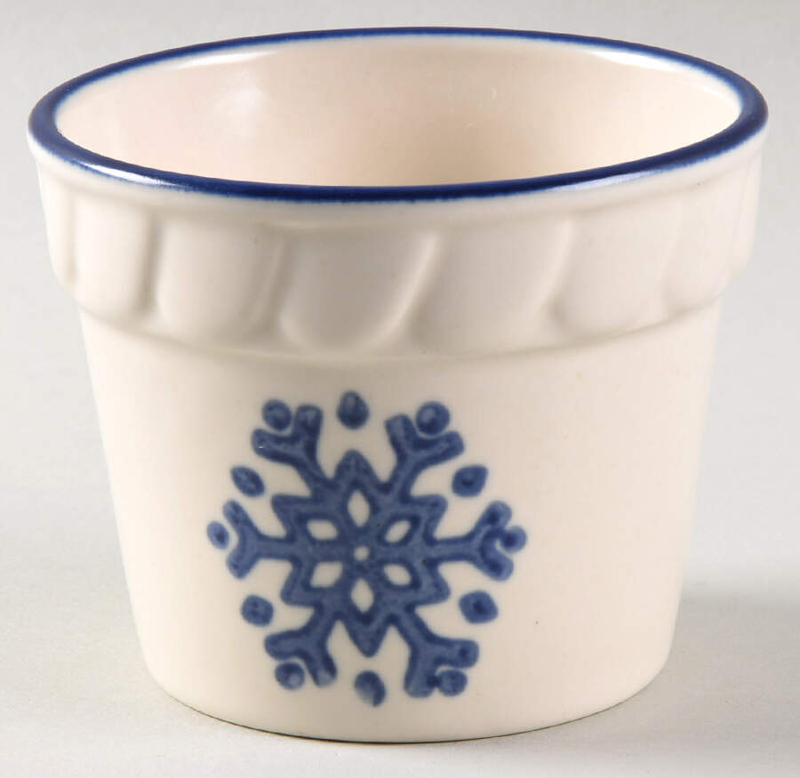 Nordic Christmas Flower Pot by Pfaltzgraff-1