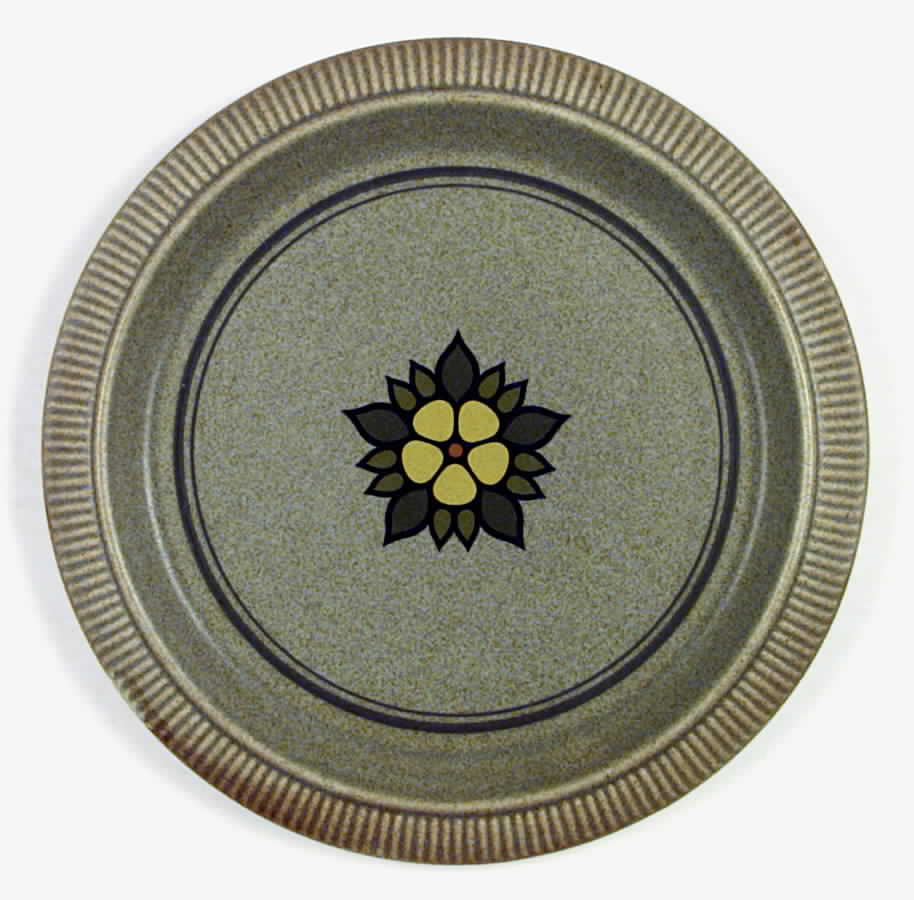 Nordic Green Decorated Dinner Plate by Pfaltzgraff-1