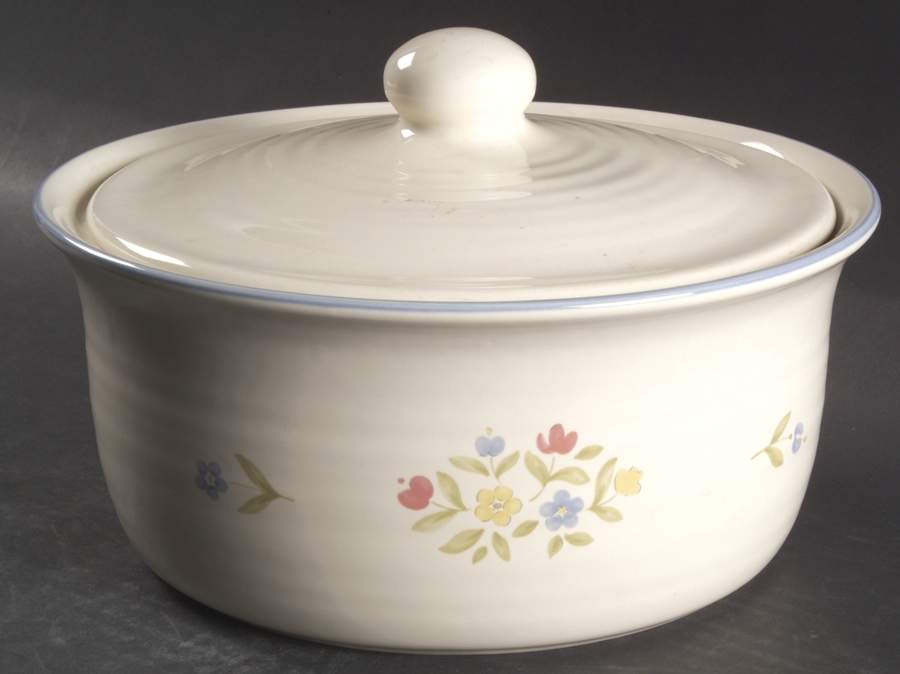 Perennials (Medley Collection) 2 Qt Round Covered Casserole by Pfaltzgraff-1