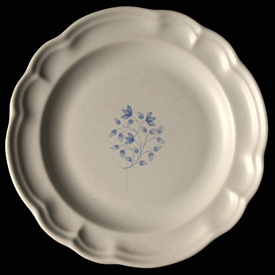 Poetry Matte Salad Plate/Gravy Boat Stand by Pfaltzgraff-1