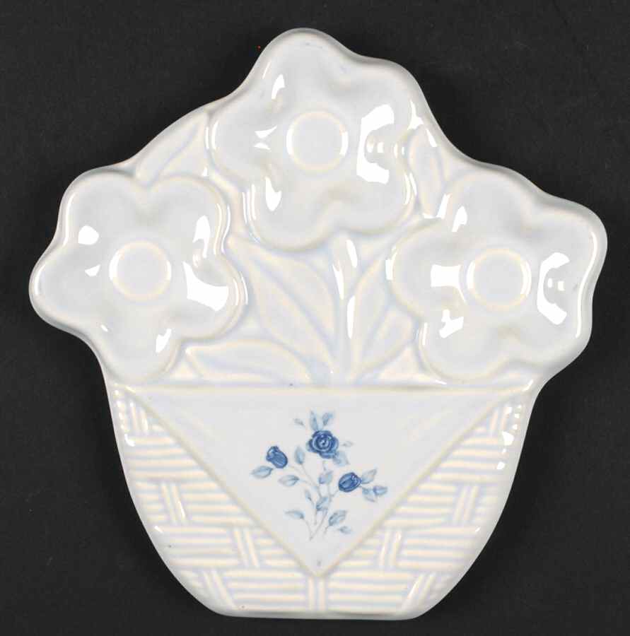 Poetry Glossy Sculpted Trivet by Pfaltzgraff-1