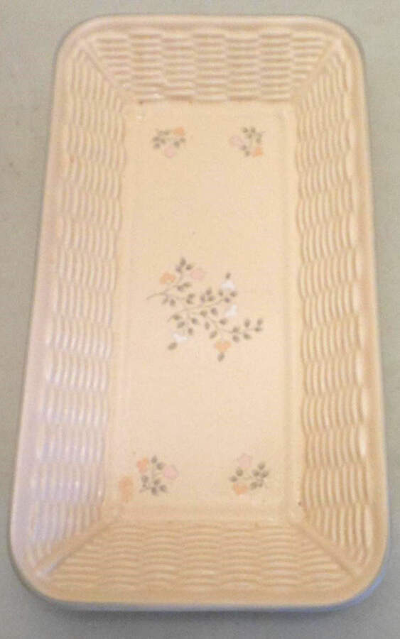 Remembrance Bread Basket Tray by Pfaltzgraff-1