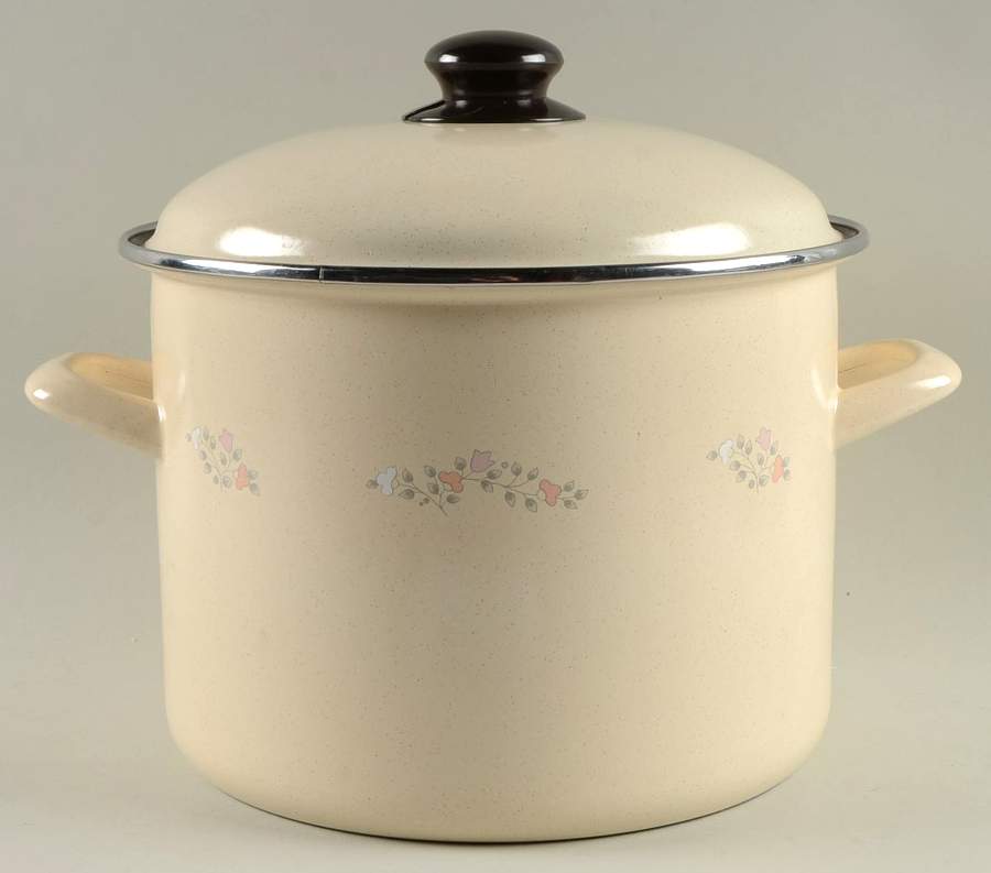 Remembrance 8 Quart Metal Stockpot & Metal Lid by Pfaltzgraff-1
