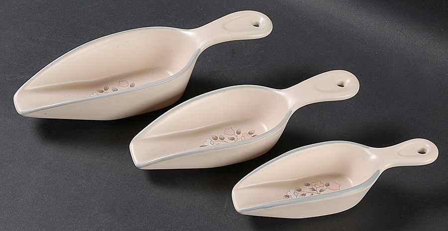 Remembrance 3 Piece) Scoop Set with Large,Medium & Small Scoop by Pfaltzgraff-1