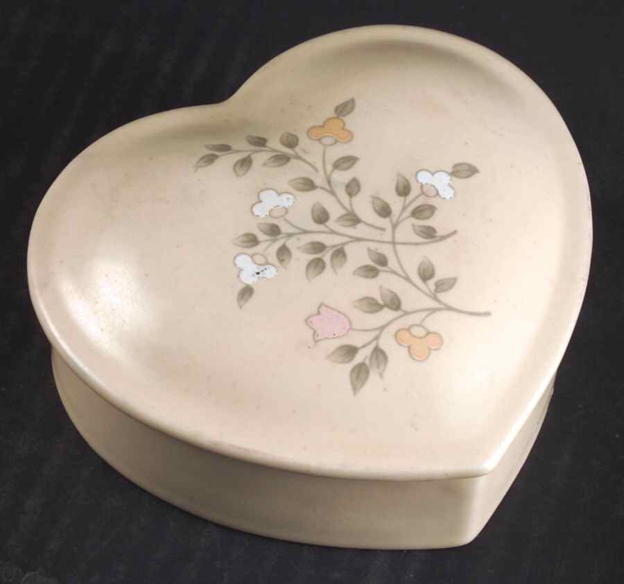 Remembrance Heart Shape Box & Lid by Pfaltzgraff-1
