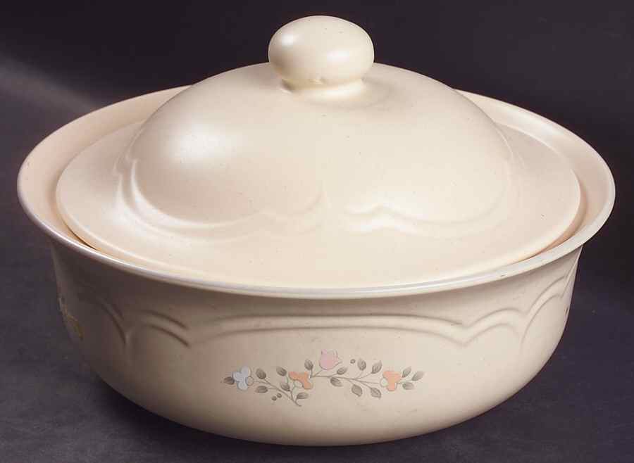Remembrance 2 Qt Round Covered Casserole by Pfaltzgraff-1