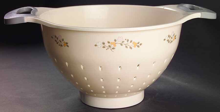 Remembrance Melamine Colander by Pfaltzgraff-1