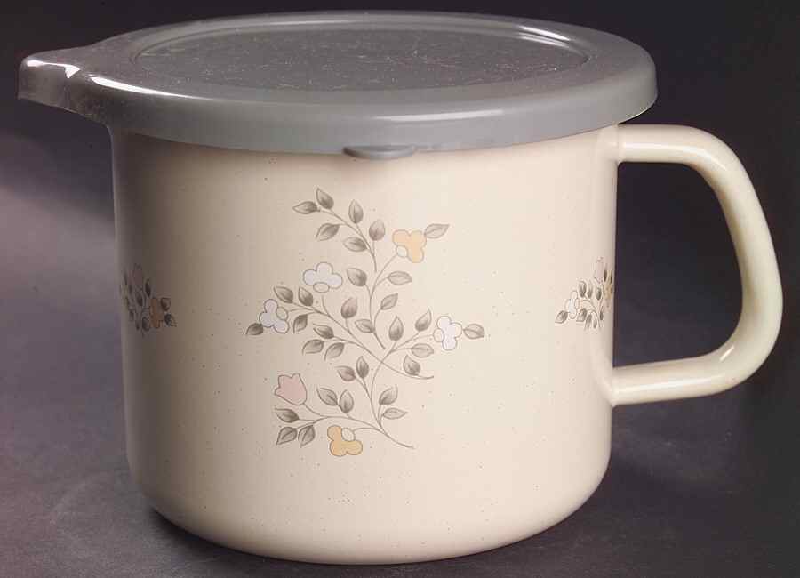 Remembrance 4-In-1 Metal Measuring Cup with Plastic Lid by Pfaltzgraff-1