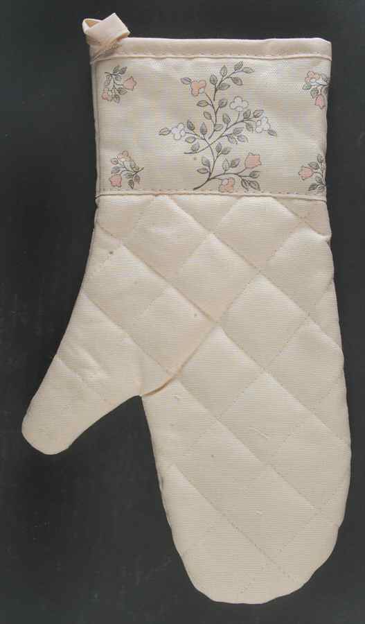Remembrance Cloth Oven Mitt by Pfaltzgraff-1