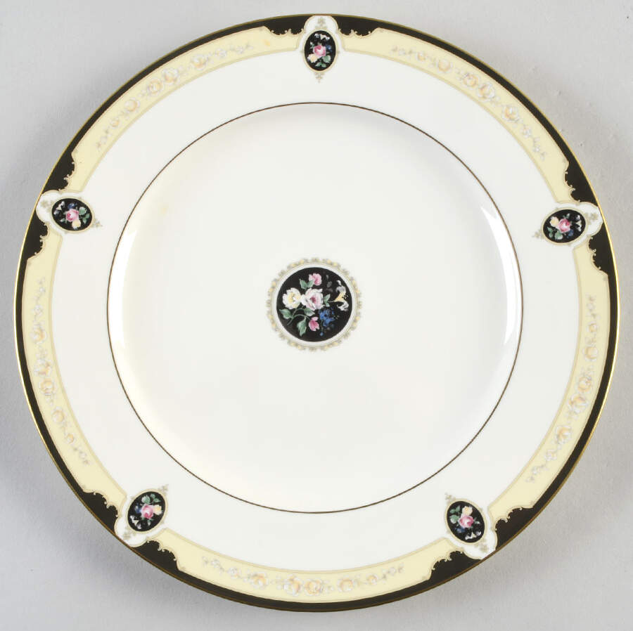 Royal Onyx Dinner Plate by Pfaltzgraff-1