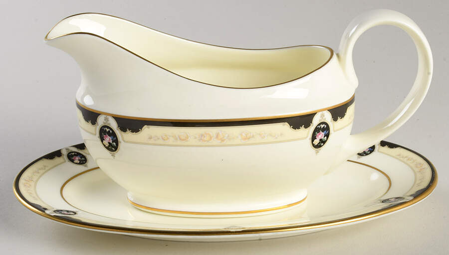 Royal Onyx Gravy Boat & Underplate by Pfaltzgraff-1