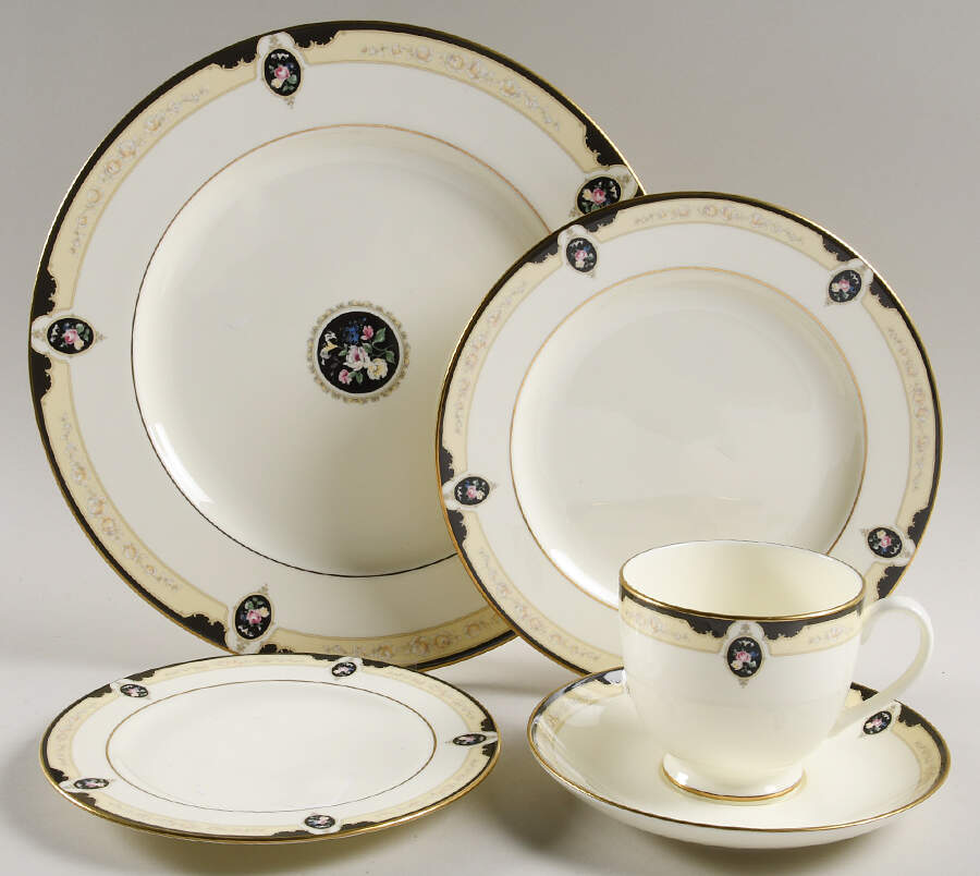 Royal Onyx 5 Piece Place Setting by Pfaltzgraff-1