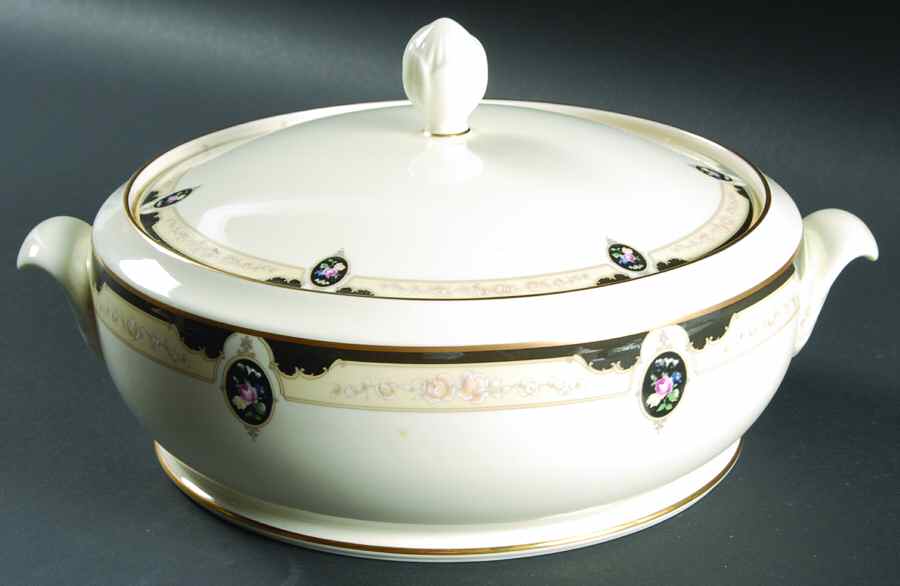 Royal Onyx Round Covered Vegetable by Pfaltzgraff-1
