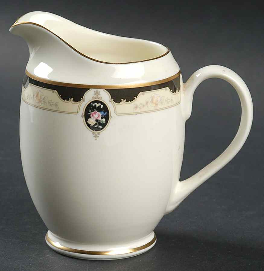 Royal Onyx Creamer by Pfaltzgraff-1