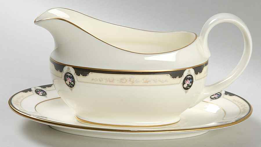 Royal Onyx Gravy Boat & Underplate by Pfaltzgraff-1